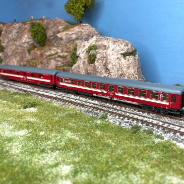 2 voitures lits WLABmee et Bcm "EC Venzia" RZD Ep V et VI - MINITRIX 18254 - N 1/160-