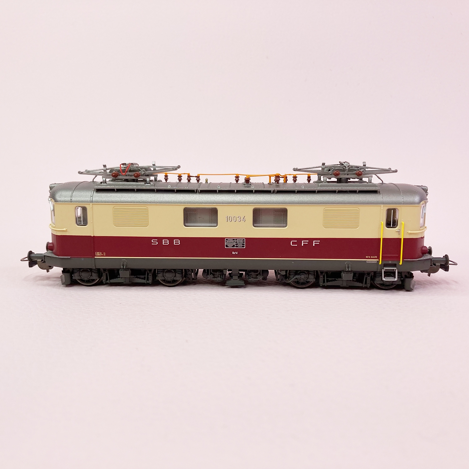 Arnold ARNOLD Vintage 2412 Locomotive Électrique Re 4/4 II Cff-Sbb Suisse Boîte 