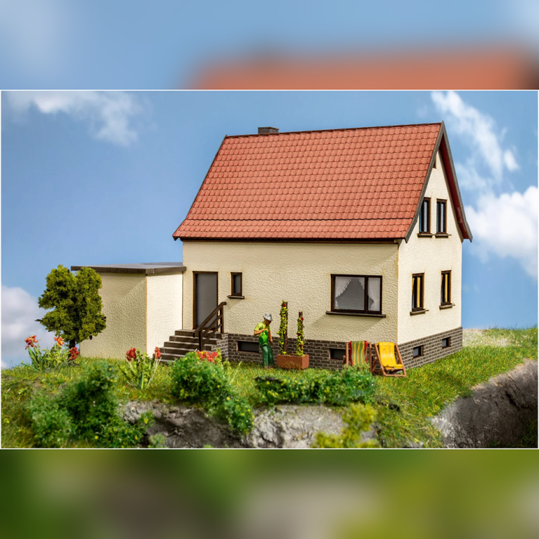 Maison Familiale avec garage, Laser Cut - NOCH 66606 - HO 1/87