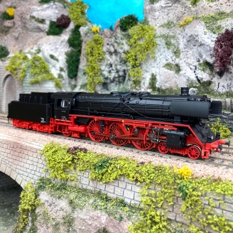 Locomotive vapeur BR 01 008 DB, Ep III, Digital son + fumée - BRAWA 40926 - HO-1/87