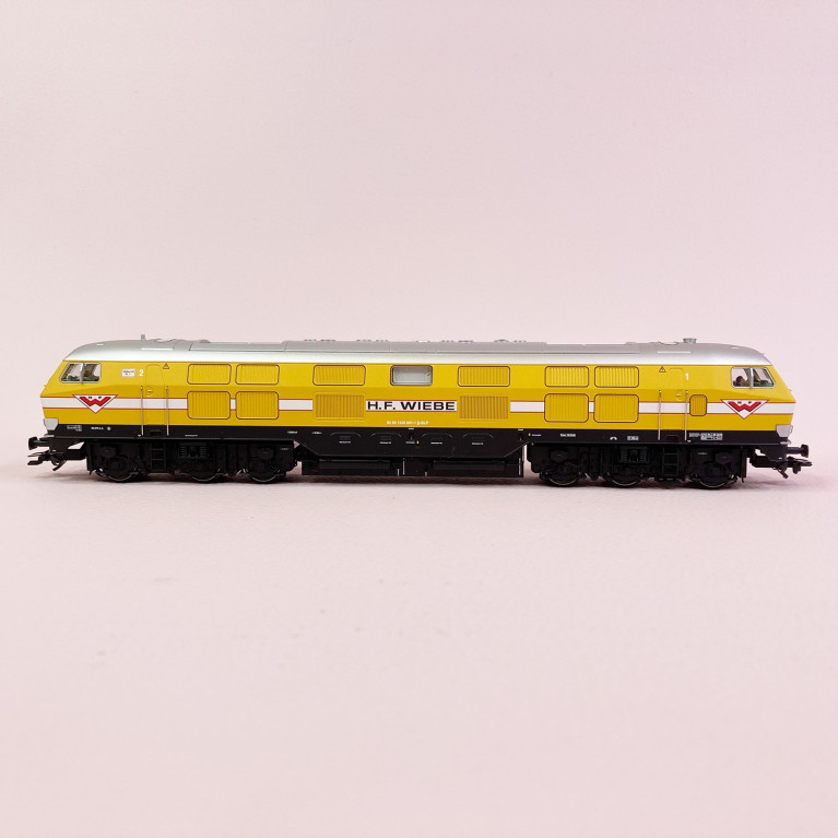 Locomotive diesel BR 320 001-1 Wiebe Holding, Ep VI Digital son - TRIX 22434 - HO 1/87