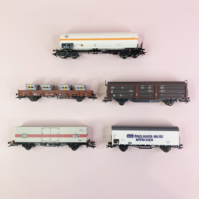 5 wagons de marchandises avec chargement, DB,  Ep IV - MARKLIN 47370 - HO 1/87