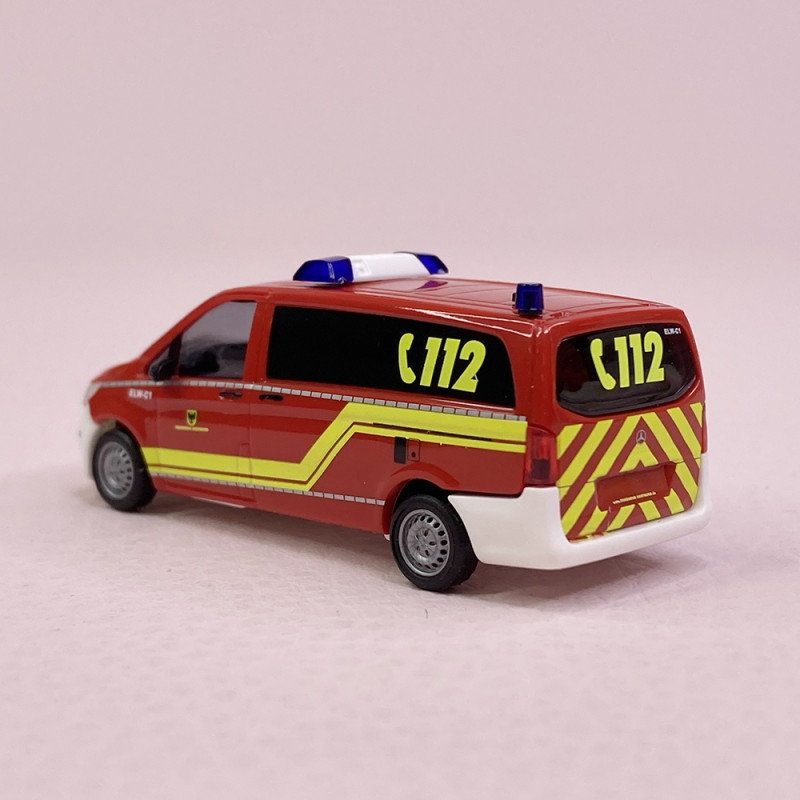 Mercedes-Benz LA 911 Doka Rüstwagen Feuerwehr Preiser in der