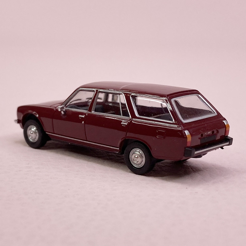 Voiture miniature peugeot 204 coupe de 1967 echelle 1/43 - Collection