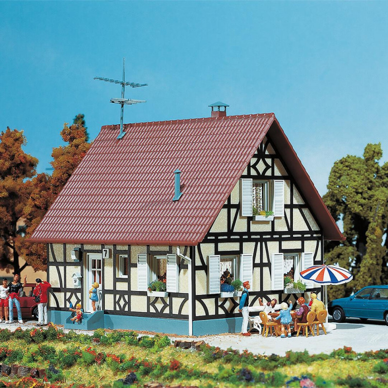 Faller 130627 – Maison Avec Cabinet D'Avocats – H0 – Maquette à Monter – Modélisme
