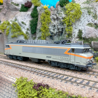 Voiture I4 B9 ex.A4B6, époque IV/V, B Orange LSMODELS 42 183 - HO 1/87