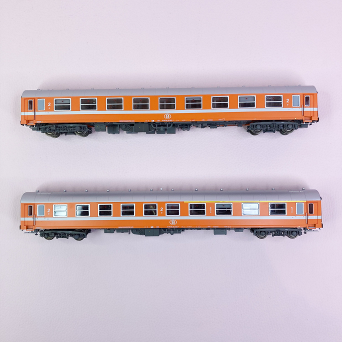 2 voitures I4 A4B6 et B, Bruxelles / Luxembourg, Sncb, Ep IV et V - LSMODELS 42169 - HO 1/87