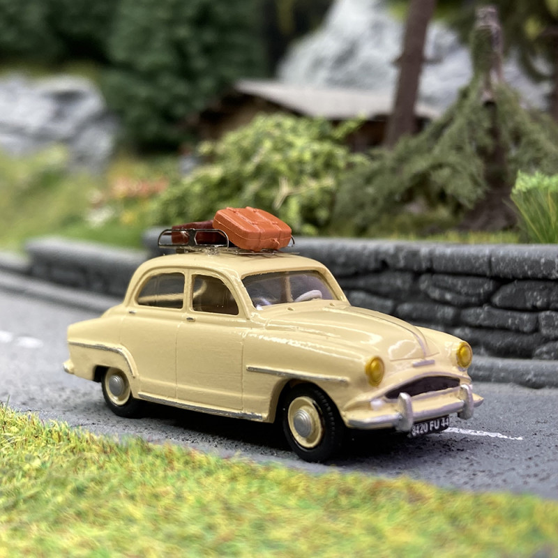 Simca Aronde 1957, jaune paille, galerie et valises - SAI 1740 - HO 1/87