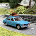 Peugeot 504 bleu canard, galerie et valises - SAI 1821 - HO 1/87