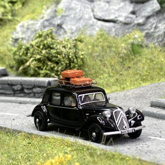 Citroën Traction 11A 1935 Noire, personnages, galerie et valises - SAI 1810 - HO 1/87