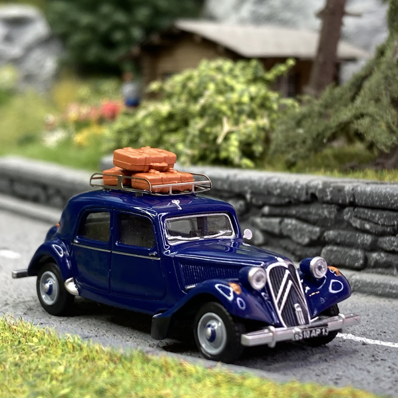 Citroën Traction 11B 1952 bleu nuit, galerie et valises - SAI 1812 - HO 1/87