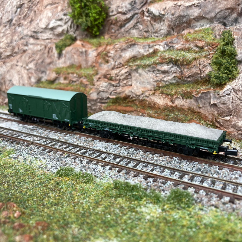 2 wagons couvert et plat de maintenance, DR, Ep IV - ARNOLD HN6567