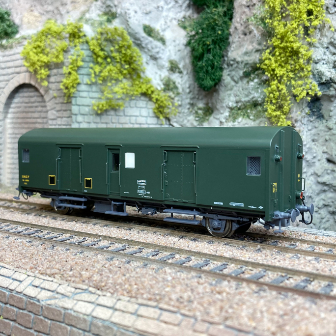 Fourgon à bagages Dd2ai, feux de fin de convoi, Sncf, Ep IIIcd - LSMODELS 30314 - HO 1/87