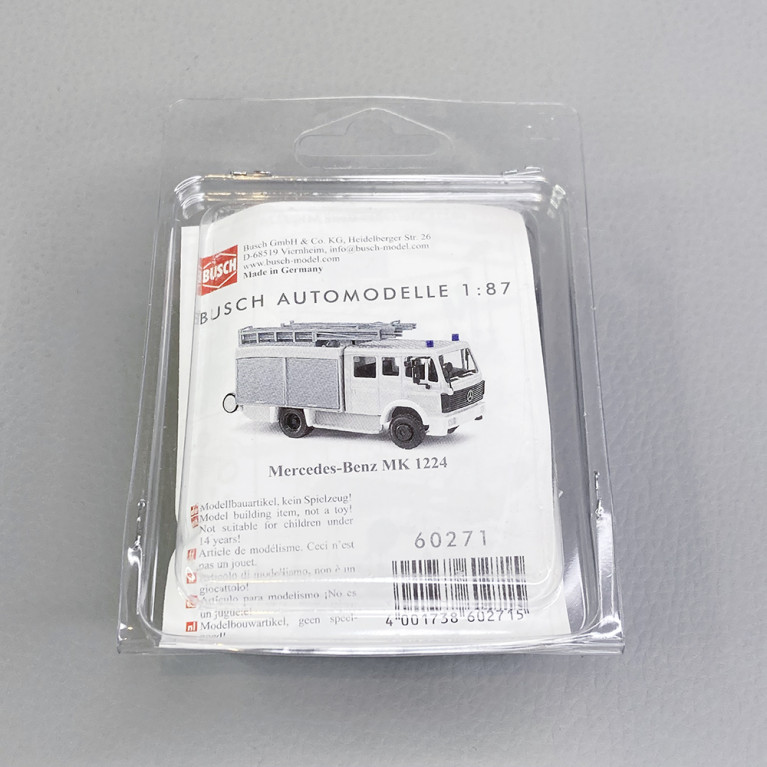 Camion Mercedes MK 1224, en kit, Blanc - BUSCH 60271 - HO 1/87
