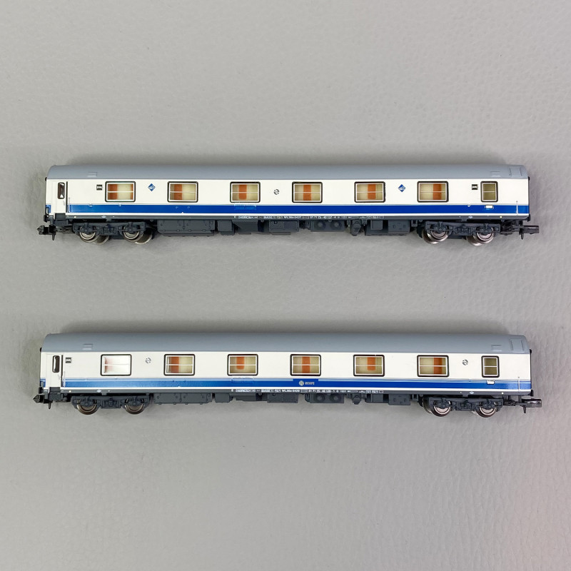 2 voitures lits T2, livrée "Largo Recorrido", Renfe, Ep IV et V - ARNOLD HN4407 - N 1/160