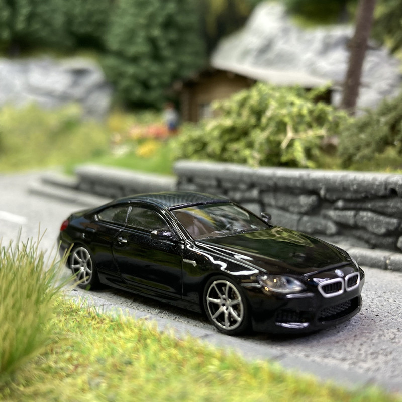 BMW M6 coupé 2015 Noir métal / Carbone - MINICHAMPS 870 027304 - HO 1/87