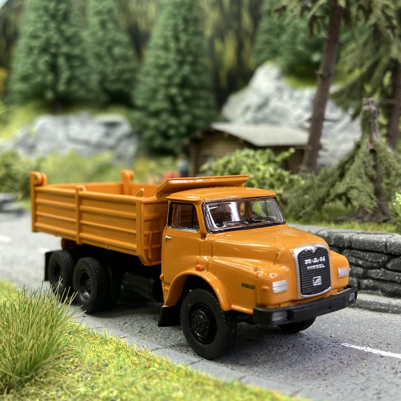 Camion Benne MAN 26.280 DHAK, Orange - BREKINA 78104 - HO 1/87