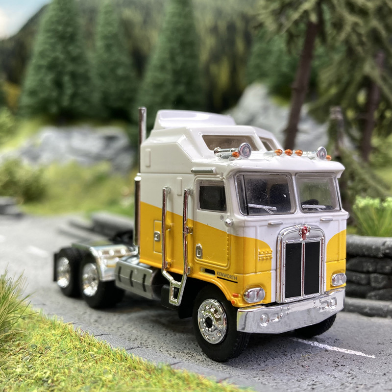 Camion Kenworth K100 Aerodyne 100, Blanc Jaune - BREKINA 85732 - HO 1/87