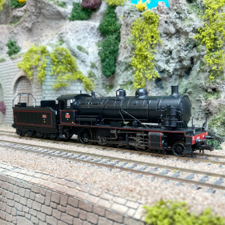 Locomotive vapeur 140 C 70, tender 18 B 64, livrée noire Sncf, Ep III - JOUEF HJ2405 - HO 1/87