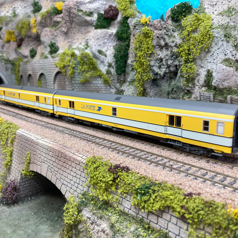 2 voitures La Poste, PA UIC, livrée jaune / blanc, Sncf, Ep IV - LSMODELS 40445 - HO 1/87