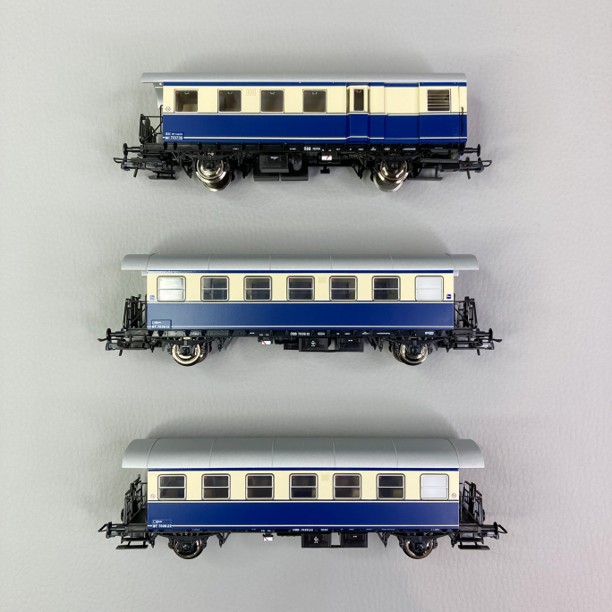 3 voitures Bi et BD livrée bleu / beige, ÖBB, Ep IV - ROCO 74192 - HO 1/87