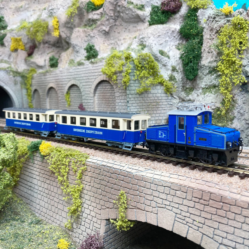 Train de tourisme "Bayerische Zugspitzbahn", Ep V et VI - HOBBYTRAIN H43105 - HOm 1/87