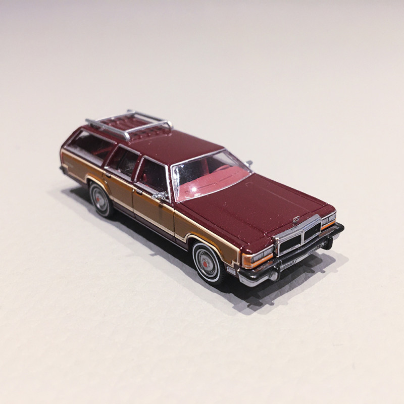 Ford LTD Country Squire Bordeaux / Woody - BREKINA 19627 - HO 1/87