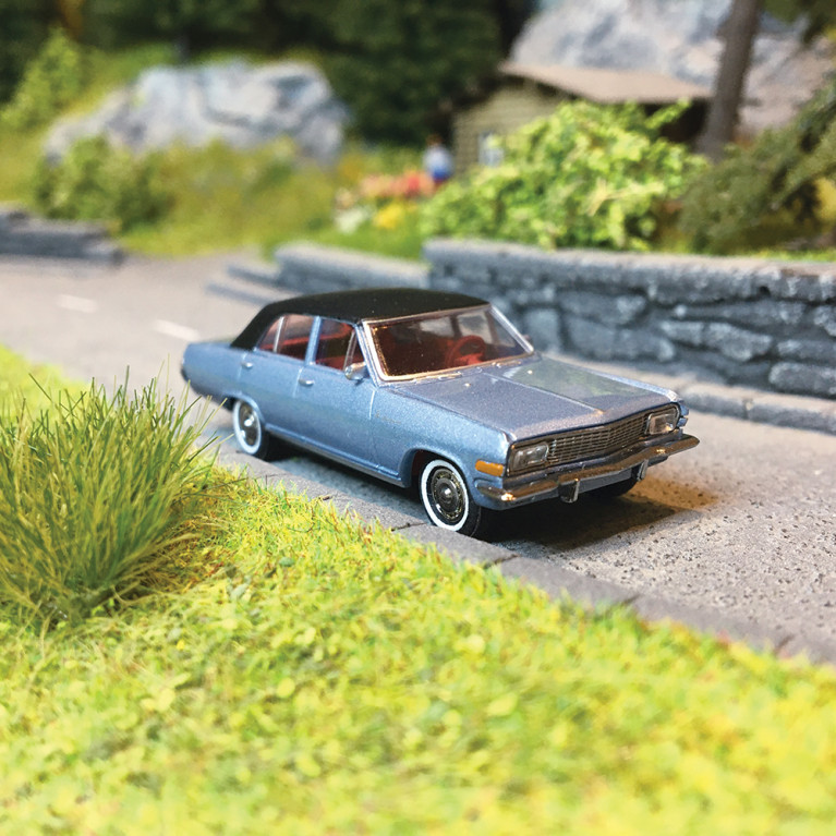Opel Diplomat A, Bleu Clair métal toit Noir mat - BREKINA 20761 - HO 1/87