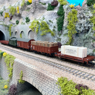 5 Wagons Trix Express Réf 3412 – Plat à Ridelles + 3 Cuves – HO – Vintage Allemagne