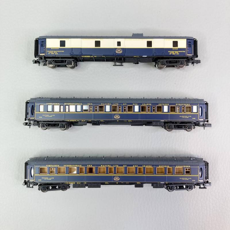 3 voitures Flèche d'or, 2 voiture lits Lx et 1 fourgon, CIWL, Ep III - ARNOLD HN4403 - N 1/160