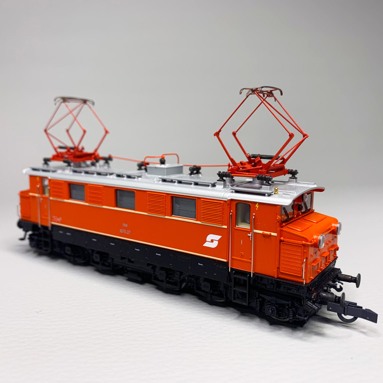 Coffret 5 pièces, Locomotive électrique 1670.21 avec voitures de voyageurs, ÖBB, Ep IV - ROCO 61493.A - HO 1/87
