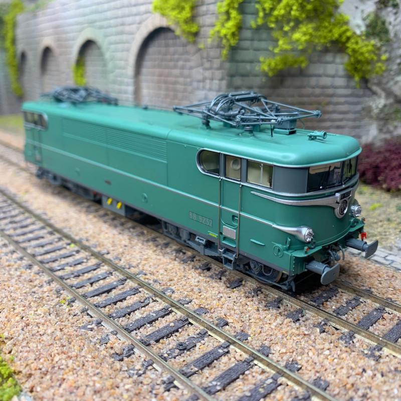 Locomotive Électrique BB 9232, époque IV SNCF -HO 1/87 - REE MB083