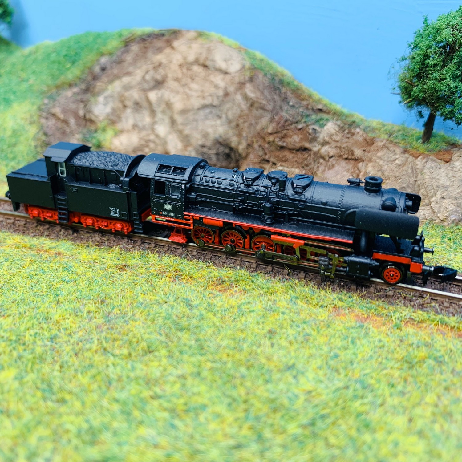 thumbnail image 2 of Outland Models Modern Cars – 1:220 Scale Railway Accessories For Z Track, Gray Resin 2 of 2