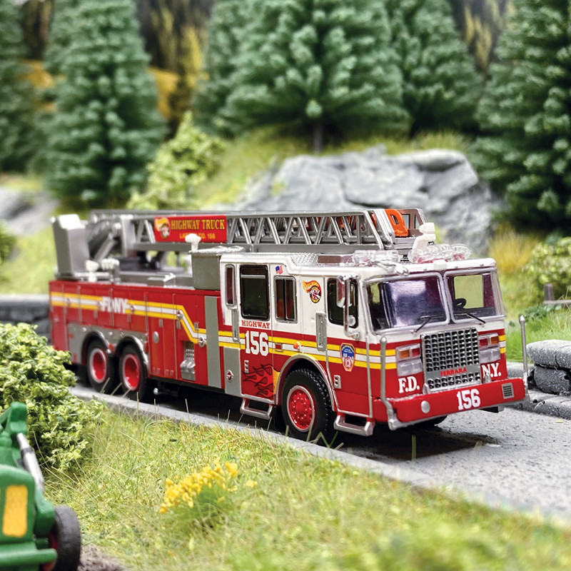 Camion de Pompiers Américains FDNY 156 - PCX870234 - HO 1/87