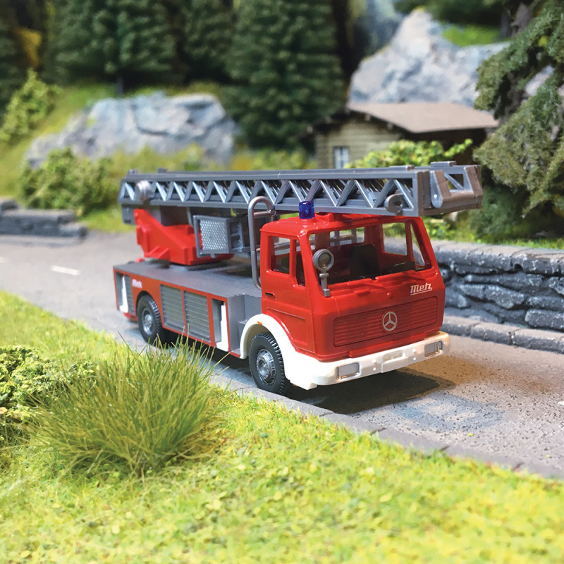 Camion Pompiers Mercedes Metz DLK 23-12 - WIKING 61803 - HO 1/87