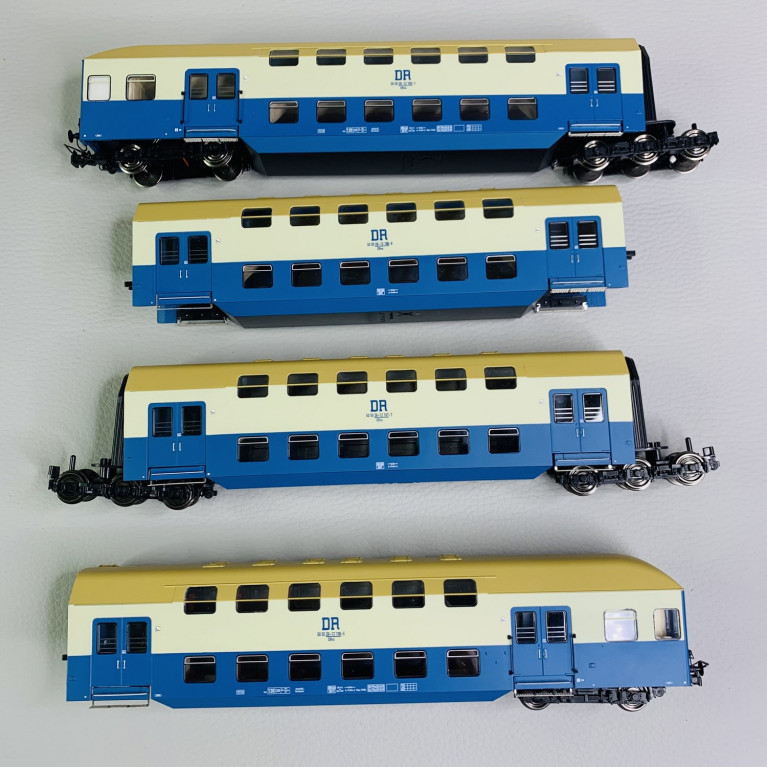 4 unités de voitures à deux niveaux sans unité de commande de cabine, DR, Ep IV - RIVAROSSI HR4371 - HO 1/87