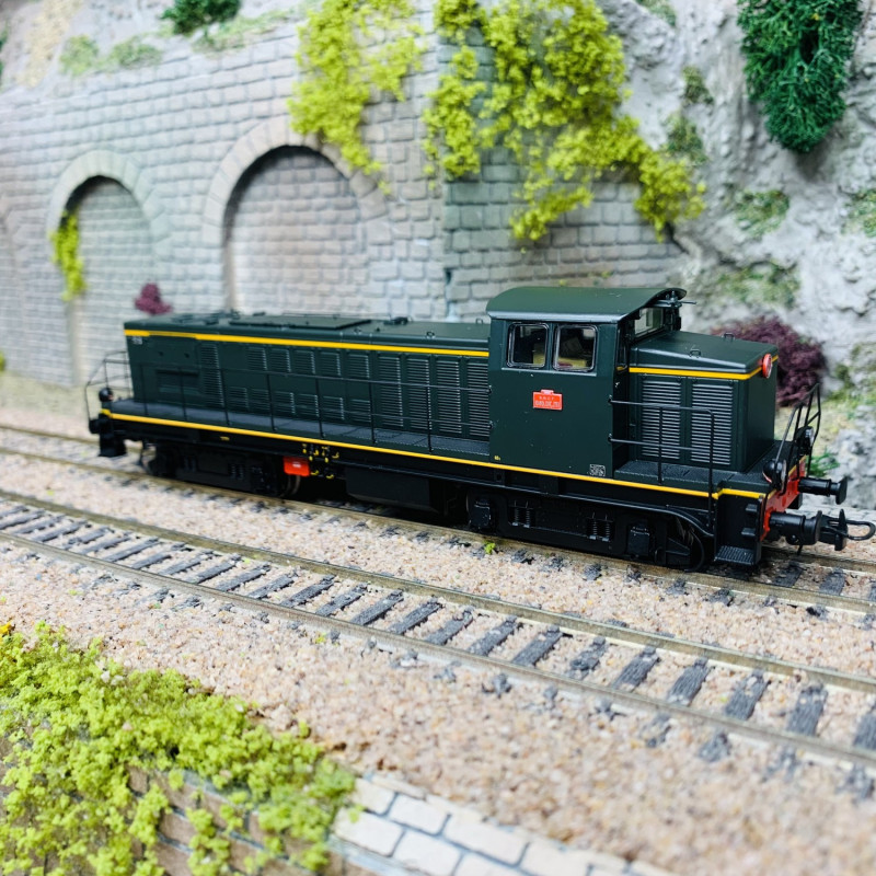 Outland Models Train Railway Layout Old West Large Saloon Building Z Scale 1:220