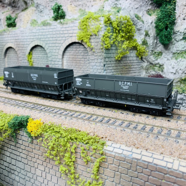 2 wagons trémies FAL, DM + DM, "U.C.P.M.I", Sncf, Ep V - Lsmodels 31107 - HO 1/87