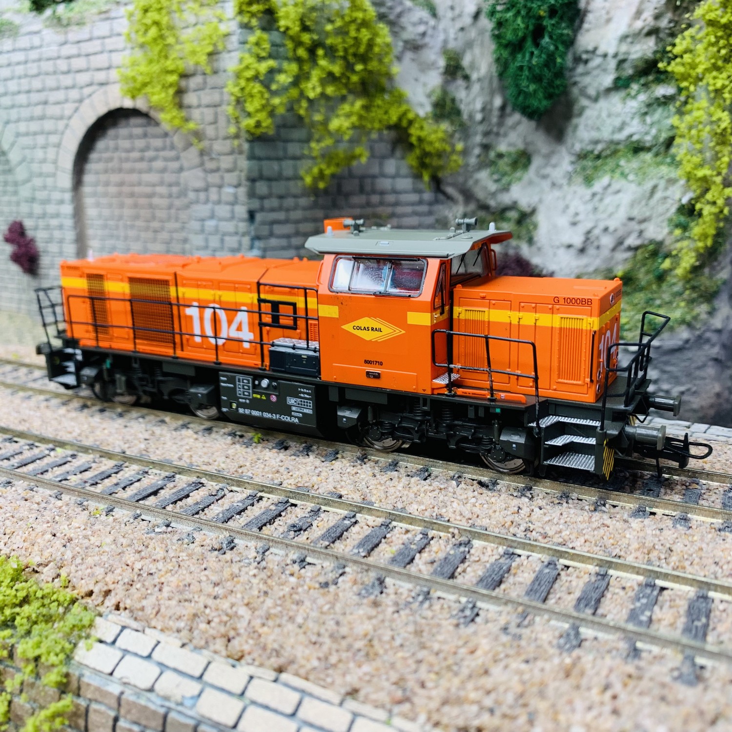 Locomotive diesel G1000 Colas Rail 104, Ep V, 3R digital son- MEHANO 90542  - HO 1/87