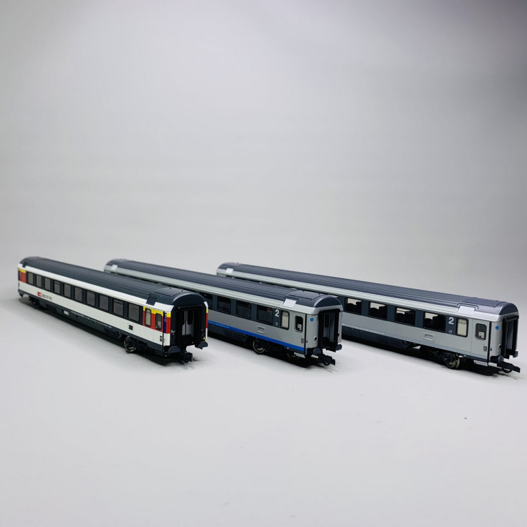 3 voitures voyageurs Eurocity EC7, SBB CFF, Ep VI - ROCO 74022- HO 1/87