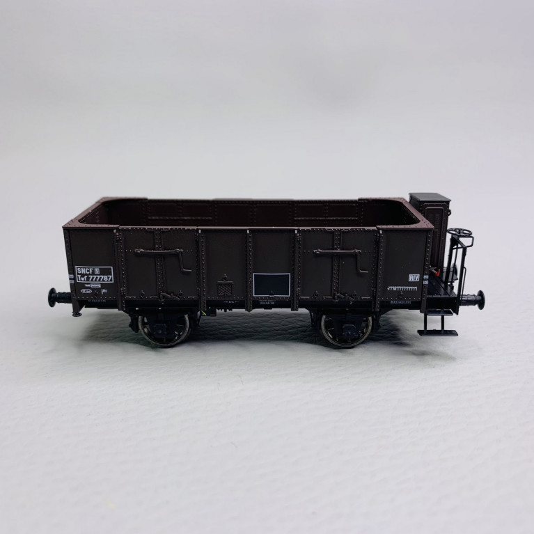 Tombereau OCEM 19 bois avec guérite, SNCF, Ep III - REE WB831 - HO 1/87