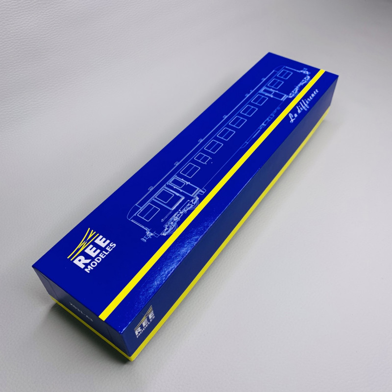 Ree Modeles VB442 Remorque D'autorail XR-7379 SNCF Rouge-crème, époque III, échelle HO 1/87