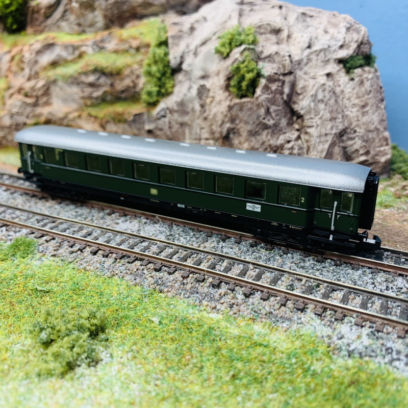 Voitures de voyageurs Minitrix pour modélisme ferroviaire à l
