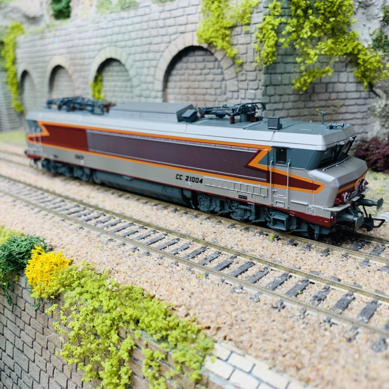 Locomotive électrique CC 21004, livrée argent SNCF Ep IV - JOUEF HJ2422 - HO 1/87