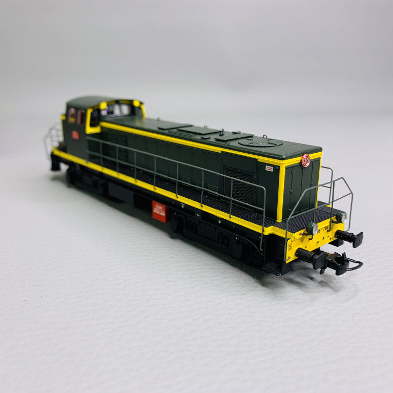 Locomotive diesel 040 DE 785 dépôt Montargis, SNCF, Ep. III - R37 41105 - HO 1/87