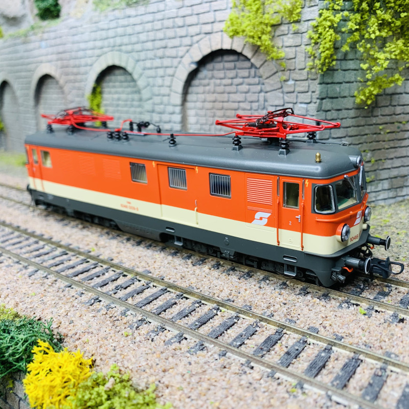 Locomotive électrique 1046 009-5 "Valousek" ÖBB,Ep IV et V - ROCO 70291 - HO 1/87