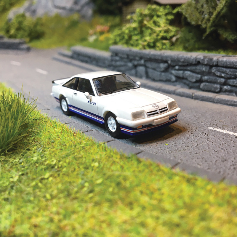 Opel Manta i200, Blanche - PCX870643 - HO 1/87