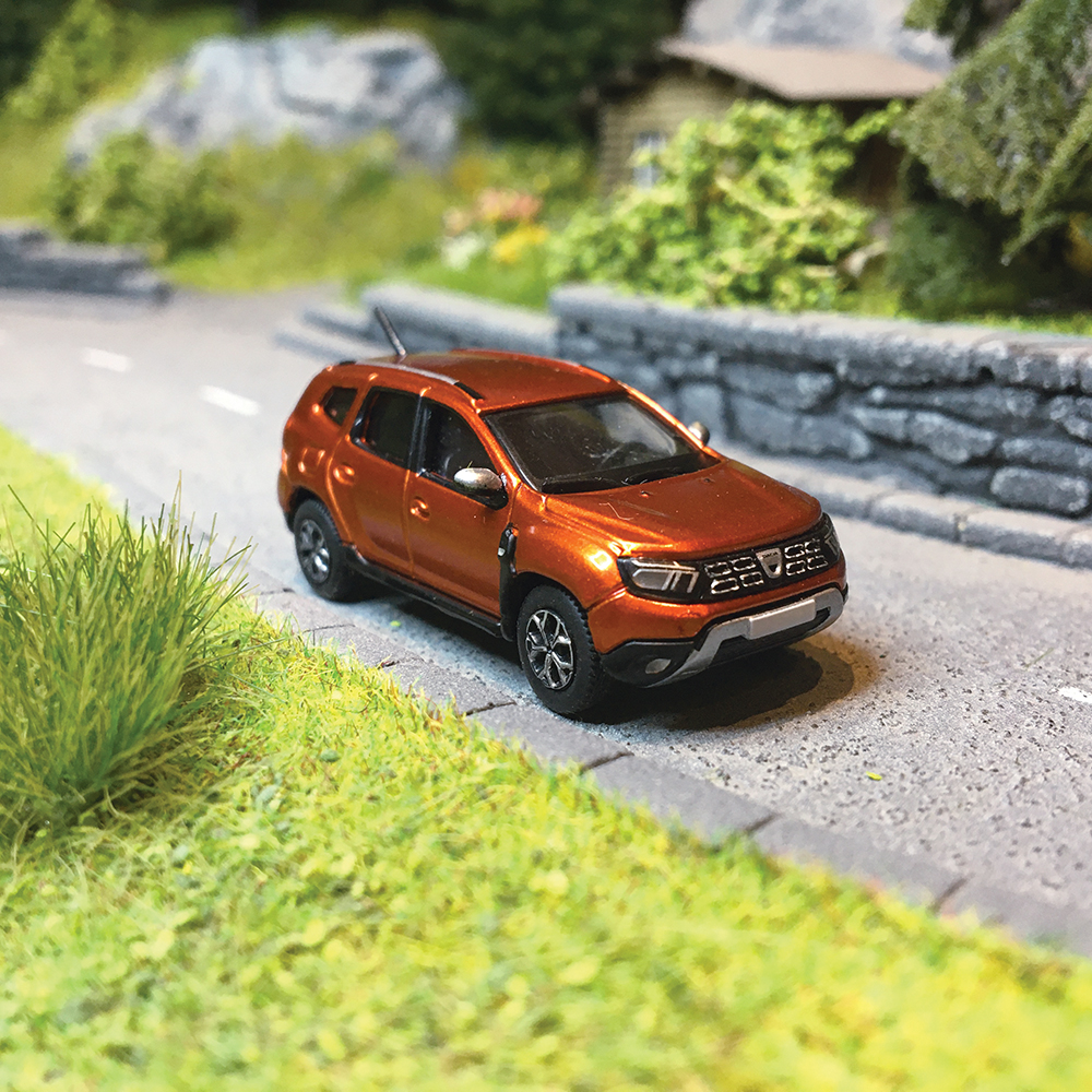 DACIA Duster 2, Orange Métal - PCX87 / SAI 7384 - HO 1/87