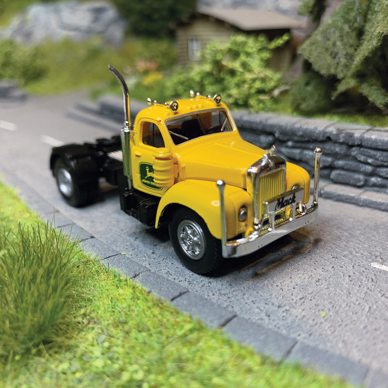 Camion tracteur, MACK B 61 Jaune "John Deere" - BREKINA 85978 - 1/87