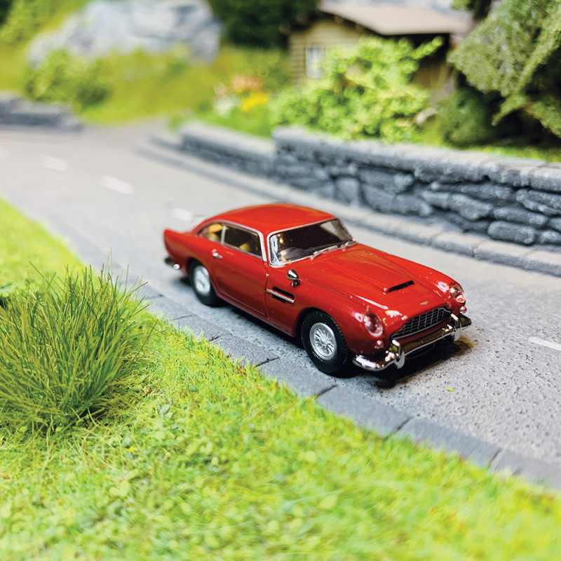 Aston Martin DB5 Rouge - BREKINA 15227 - 1/87